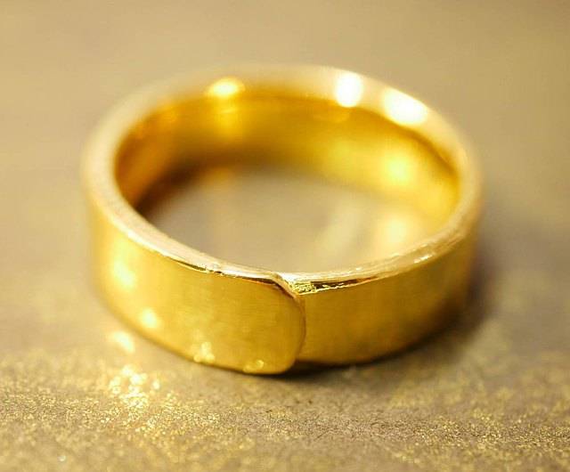 ฝันเห็นแหวนทอง